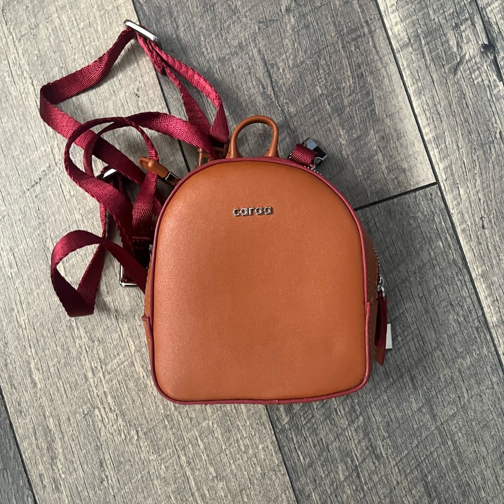 Caraa pet backpack in vegan leather